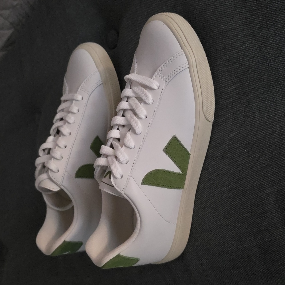 BNWOB Veja Leather & Suede White & Kiwi Sz 6 Sneakers - Picture 7 of 12